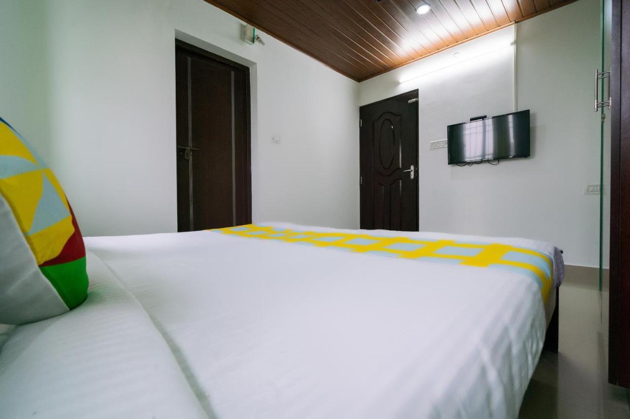 Oyo Home 49697 Aj Apartments Kochi Ngoại thất bức ảnh