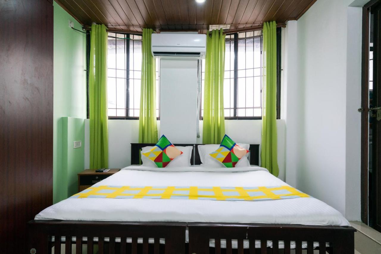 Oyo Home 49697 Aj Apartments Kochi Ngoại thất bức ảnh
