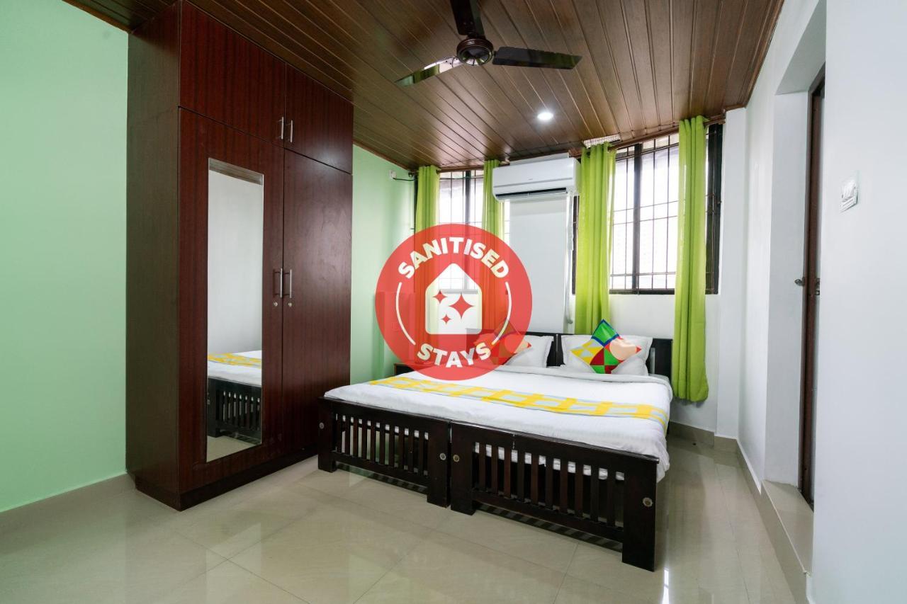 Oyo Home 49697 Aj Apartments Kochi Ngoại thất bức ảnh