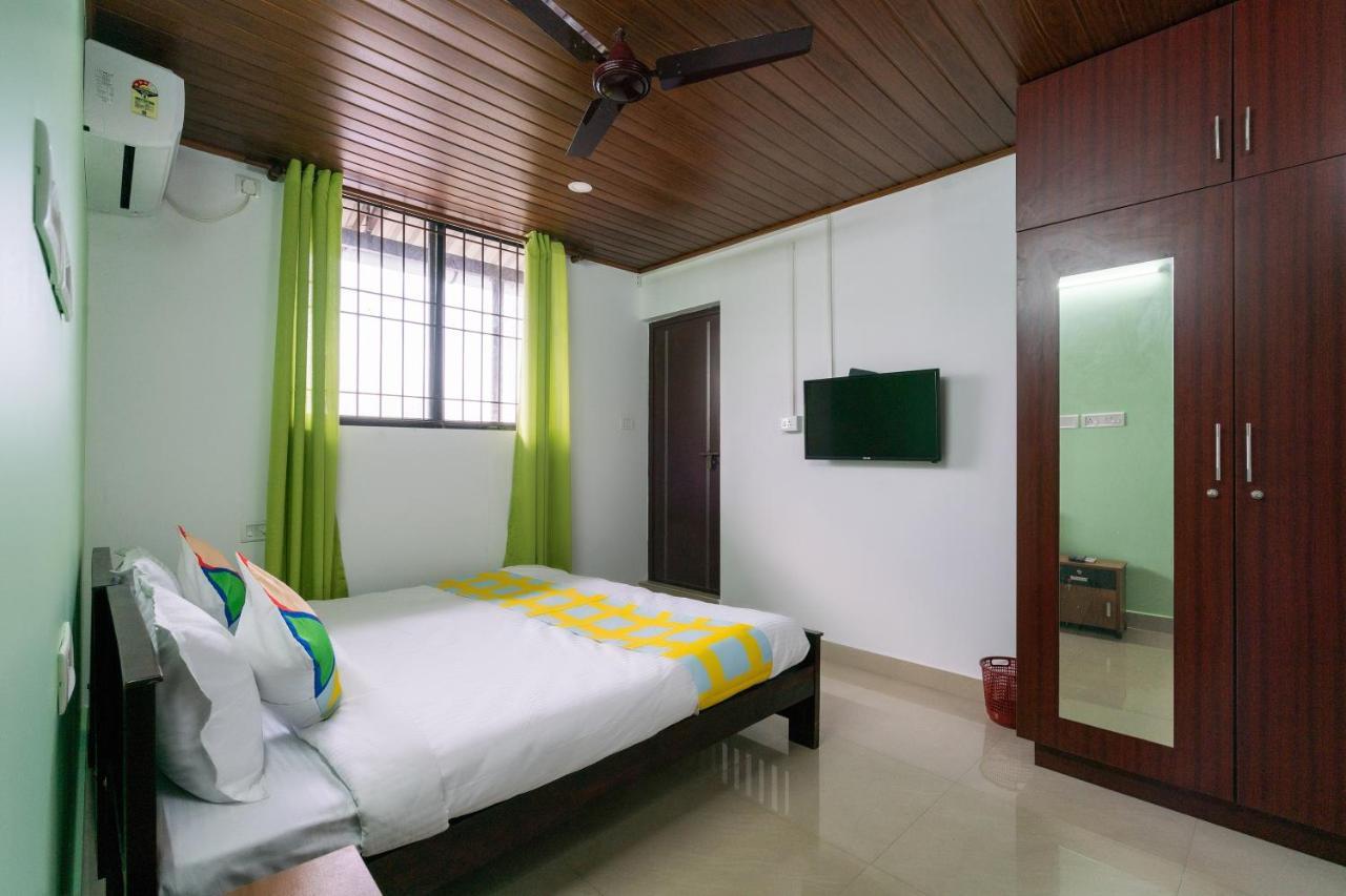 Oyo Home 49697 Aj Apartments Kochi Ngoại thất bức ảnh