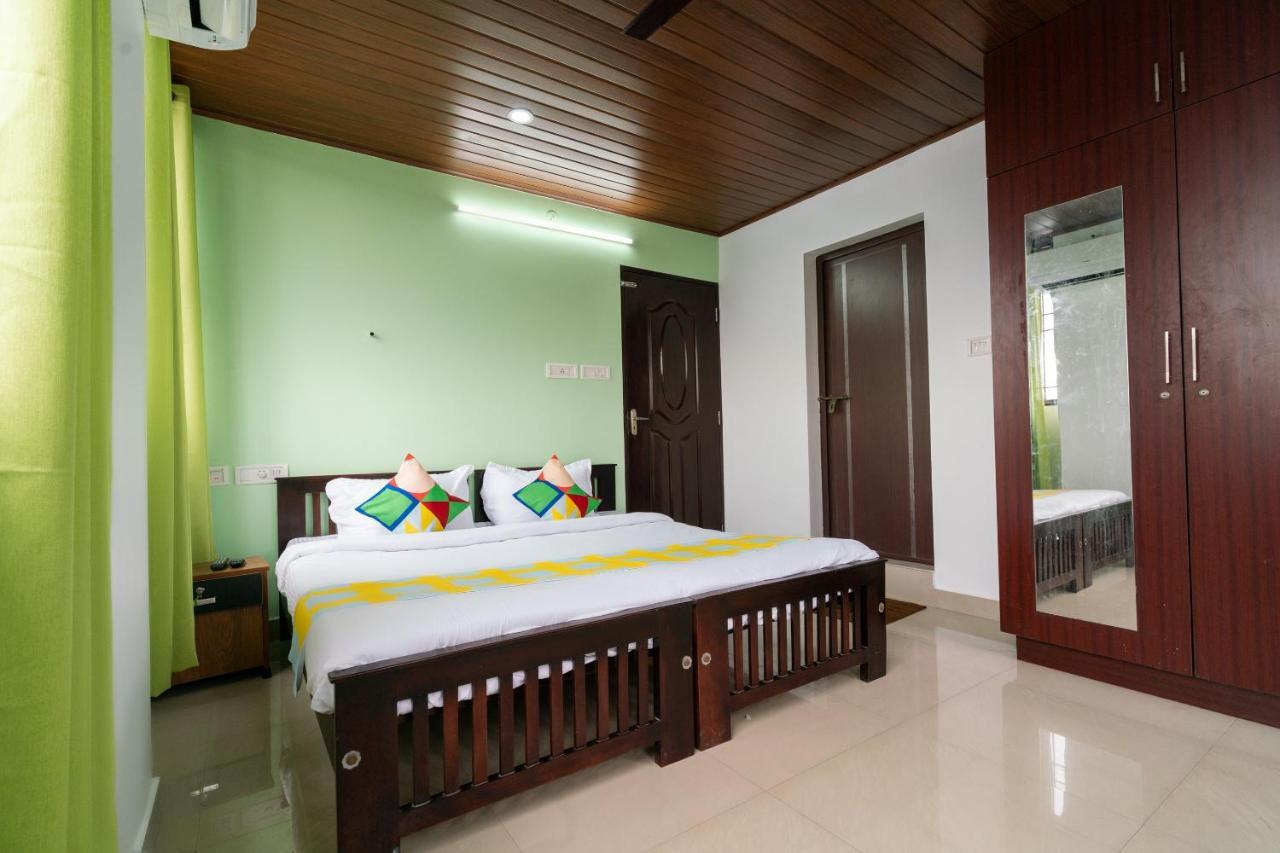 Oyo Home 49697 Aj Apartments Kochi Ngoại thất bức ảnh