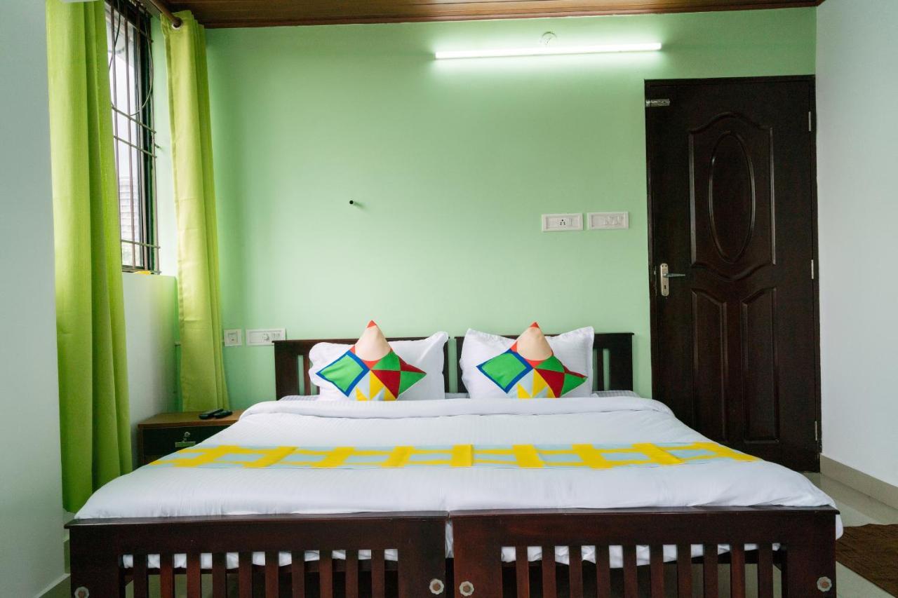Oyo Home 49697 Aj Apartments Kochi Ngoại thất bức ảnh
